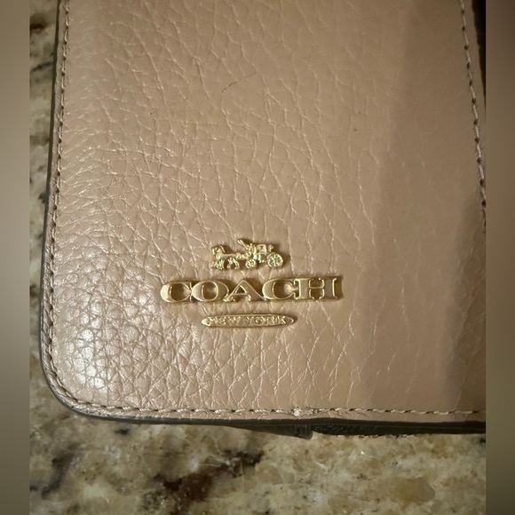 Coach Tri Color Zip Card Holder Zip Around Wallet with Chain Strap - Picture 3 of 8